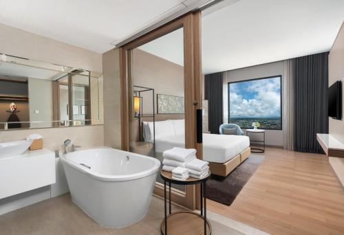 holiday inn and suites rayong city centre by ihg