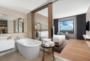 holiday inn and suites rayong city centre by ihg