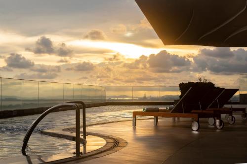 holiday inn and suites rayong city centre by ihg