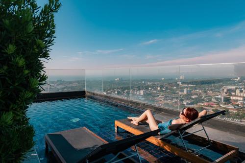 holiday inn and suites rayong city centre by ihg
