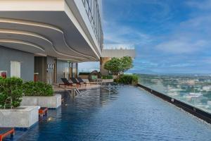 holiday inn and suites rayong city centre by ihg