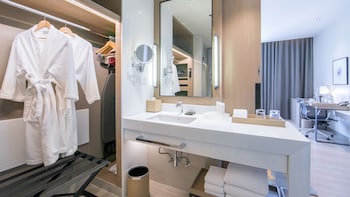Holiday Inn & Suites Rayong City Centre By Ihg,Rayong>>Pattaya,5 star