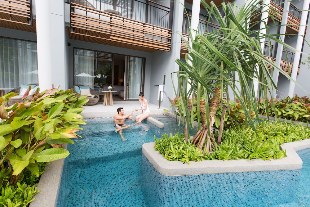 renaissance pattaya resort and spa