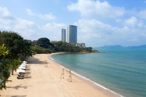 renaissance pattaya resort and spa
