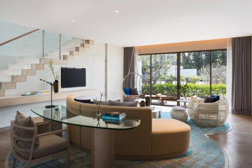 renaissance pattaya resort and spa