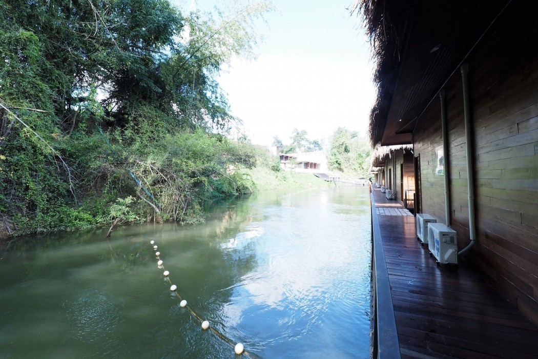 the river life resort