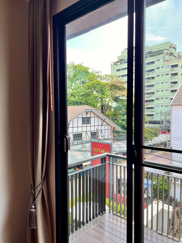 yotaka bangkok hotel