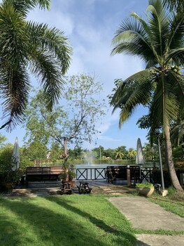 bangchong marina resort
