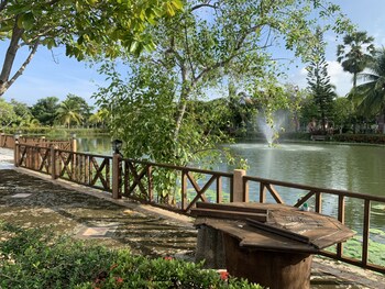 bangchong marina resort