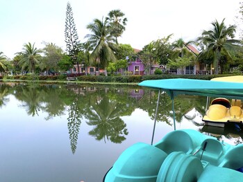 bangchong marina resort