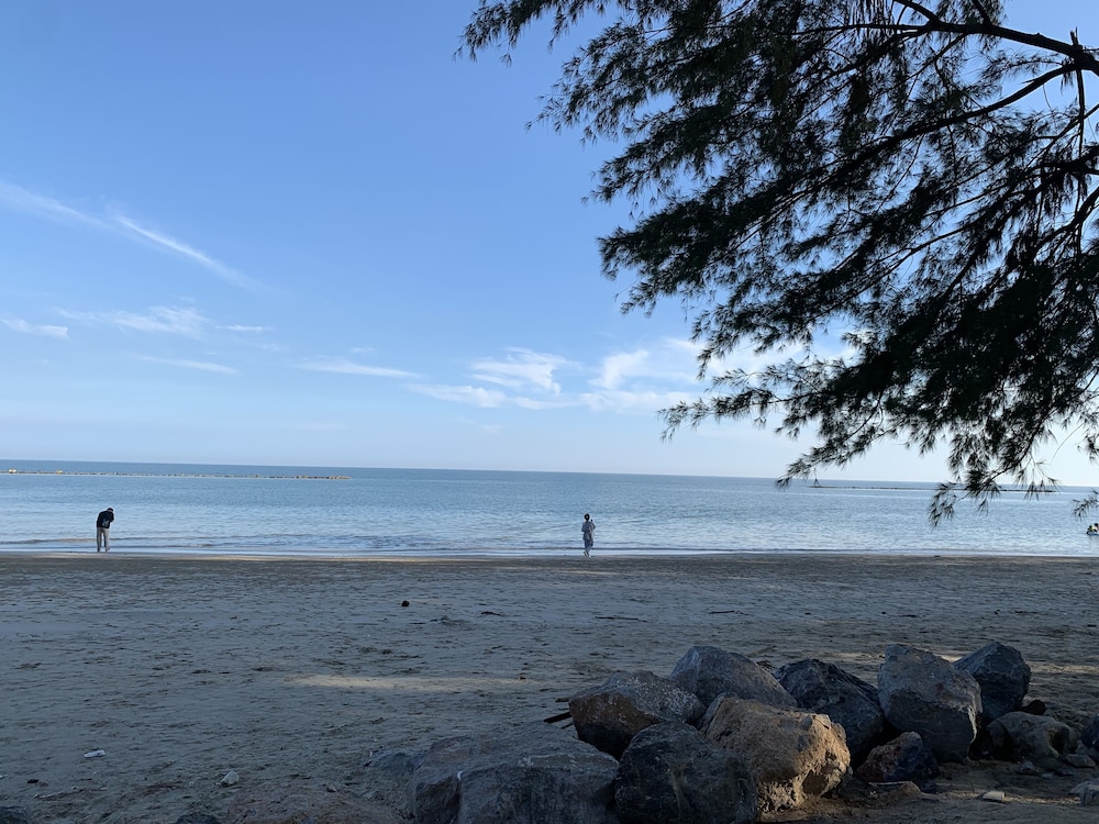 bangchong marina resort