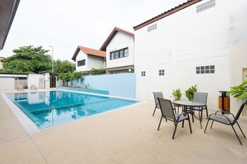 the president hotel at chokchai 4