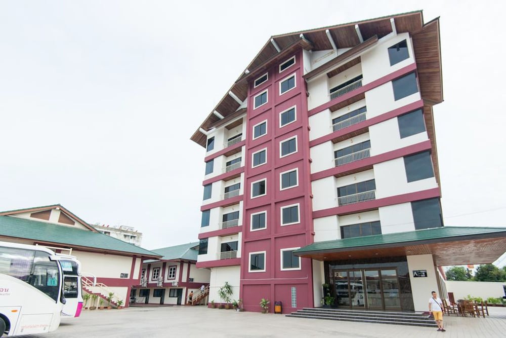 the president hotel at chokchai 4