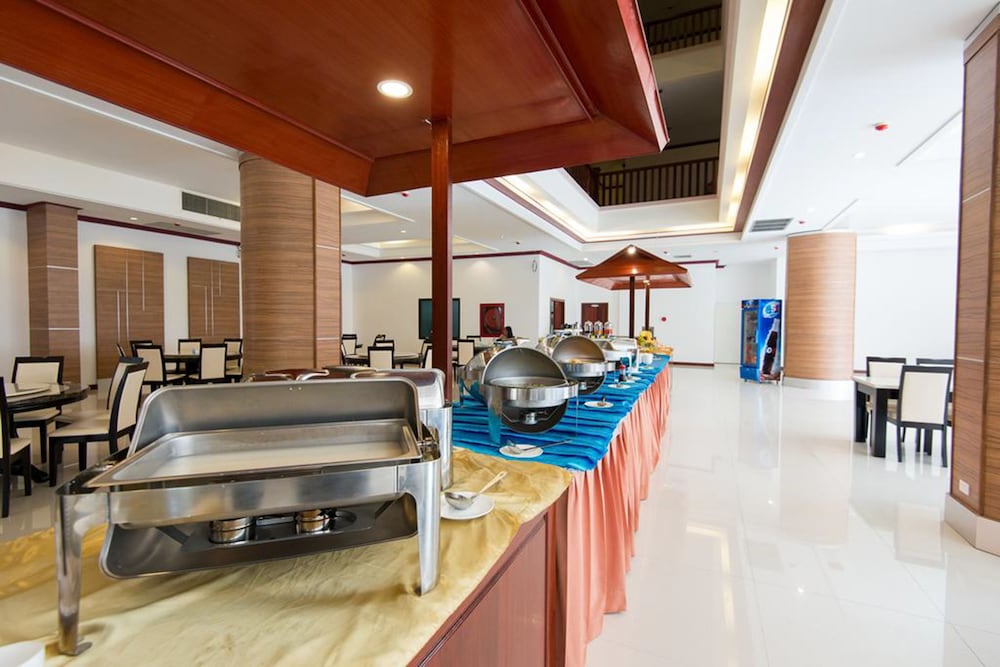 the president hotel at chokchai 4