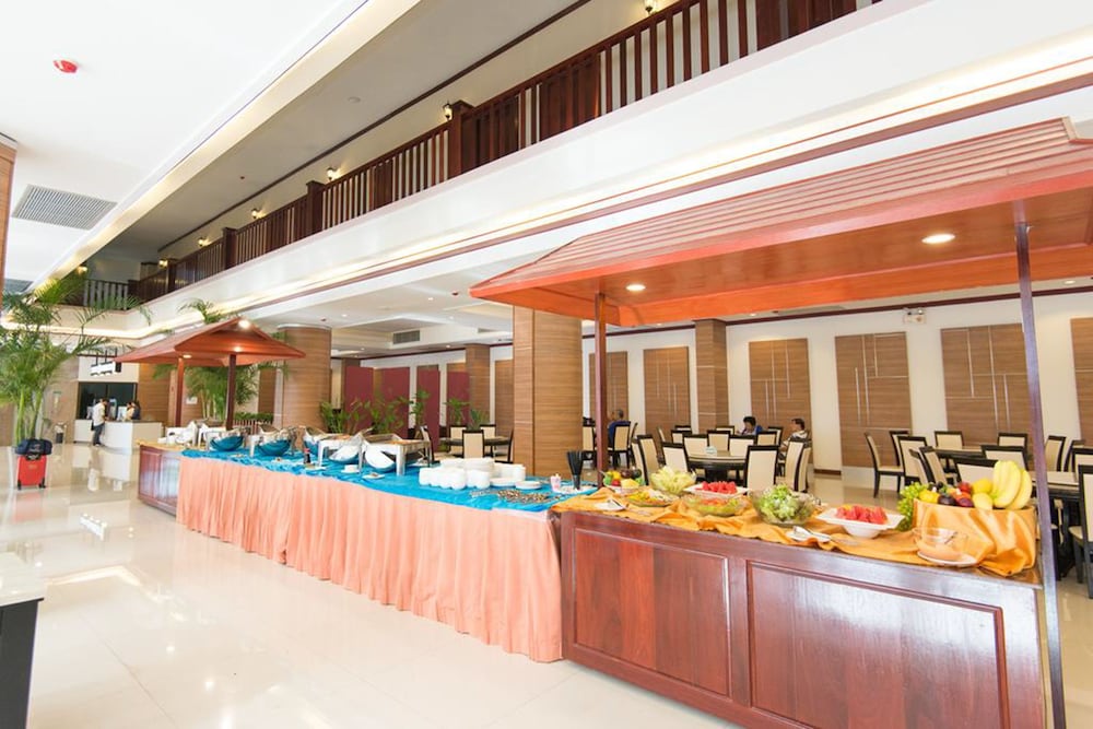 the president hotel at chokchai 4