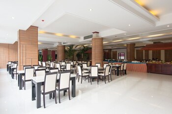 the president hotel at chokchai 4