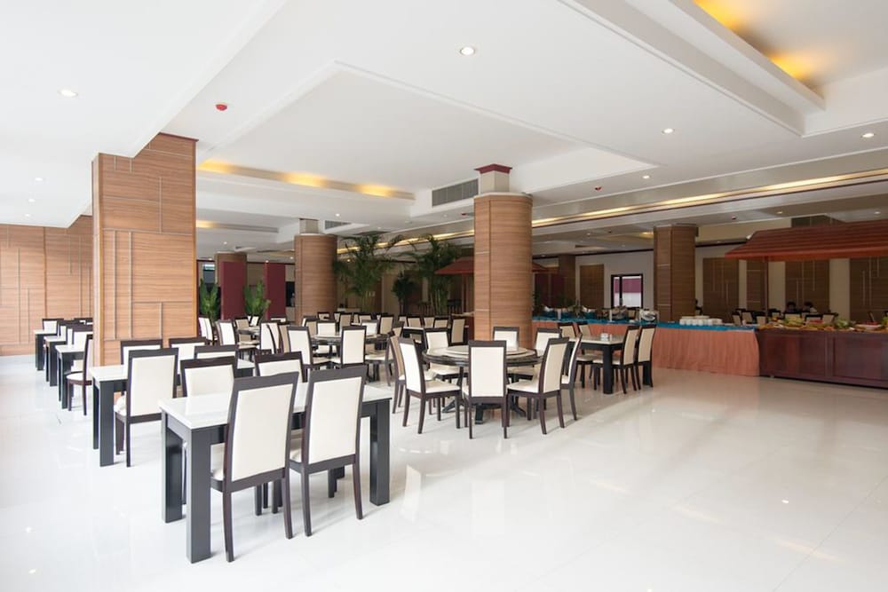 the president hotel at chokchai 4