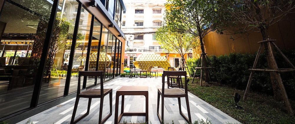 130 hotel and residence bangkok