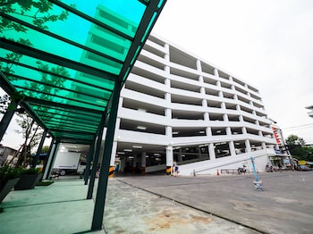 130 hotel and residence bangkok