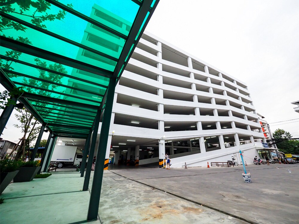 130 hotel and residence bangkok