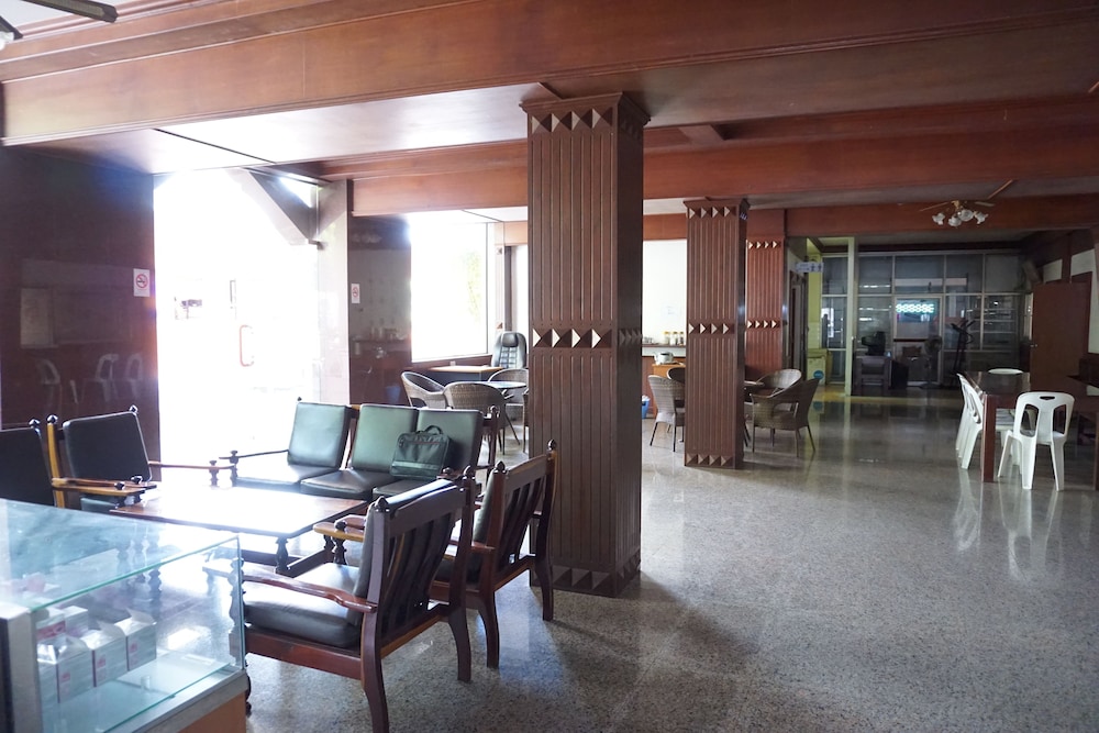 sri chumphon hotel