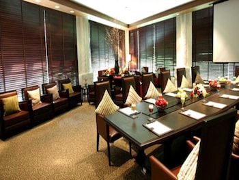 atta lakeside resort suite