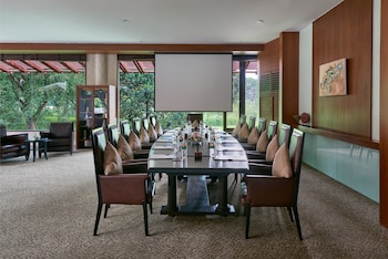 atta lakeside resort suite