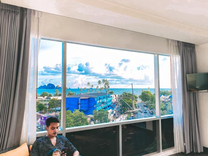 wake up aonang hotel