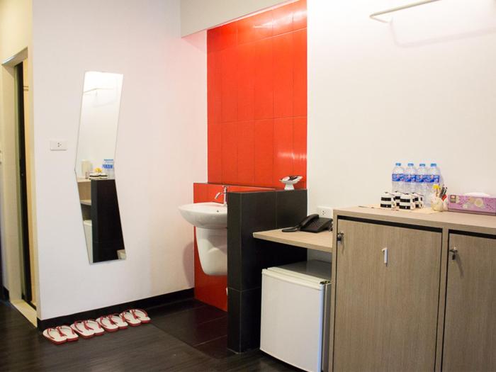 wake up aonang hotel