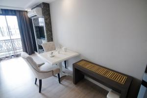 hope land hotel sukhumvit 8