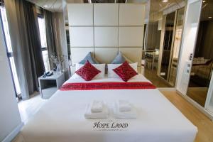 hope land hotel sukhumvit 8