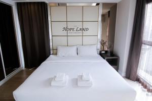 hope land hotel sukhumvit 8
