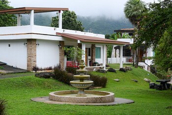 Swiss Valley Hip Resort,Ratchaburi>>Ban Bo Wi,4 star