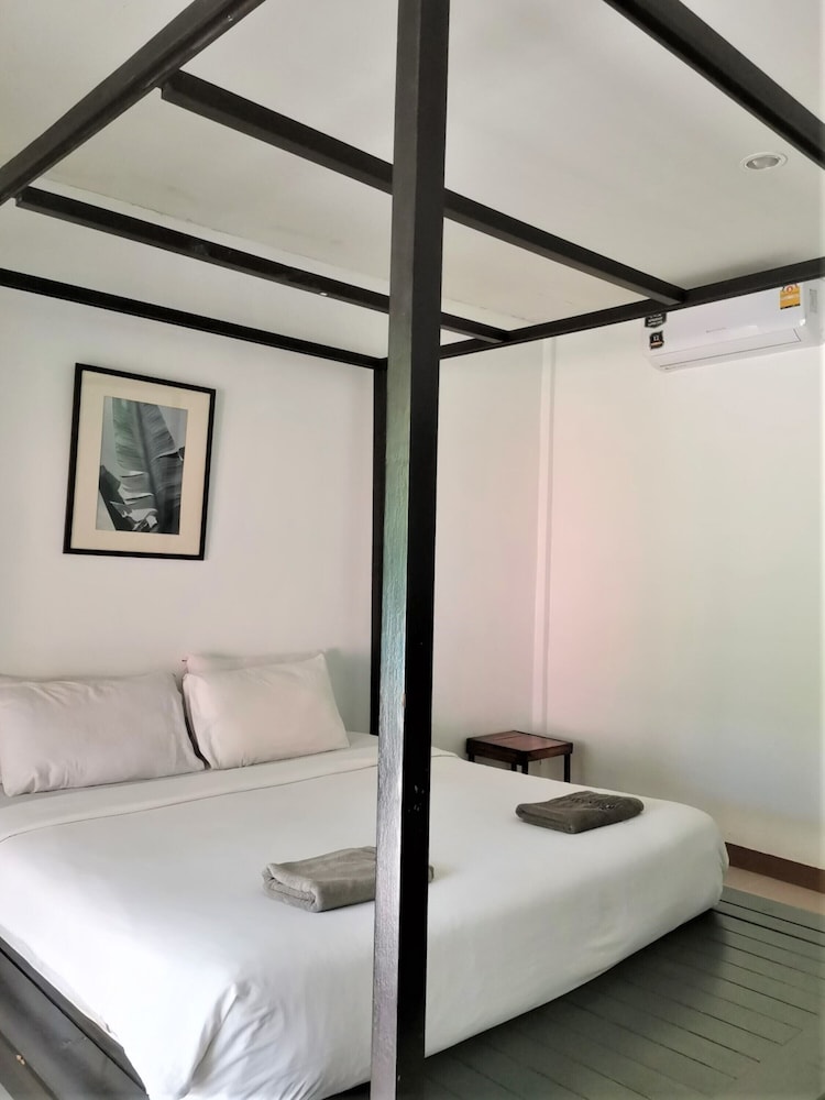 natai house
