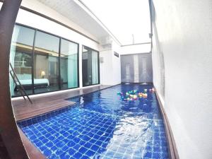 the vista pool villa