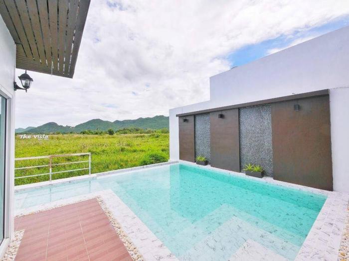 the vista pool villa