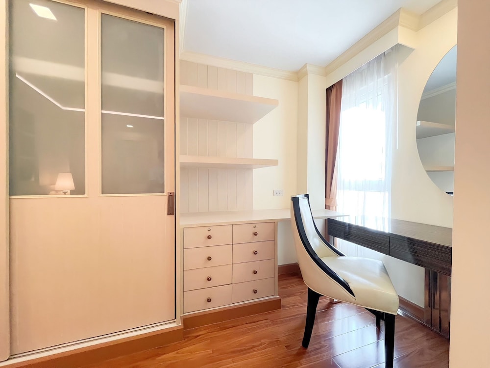 aspira hana executive apartment thonglor