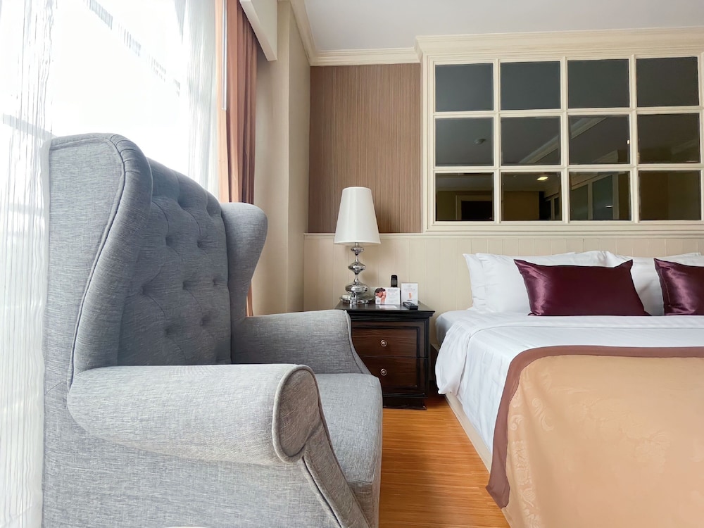 aspira hana executive apartment thonglor