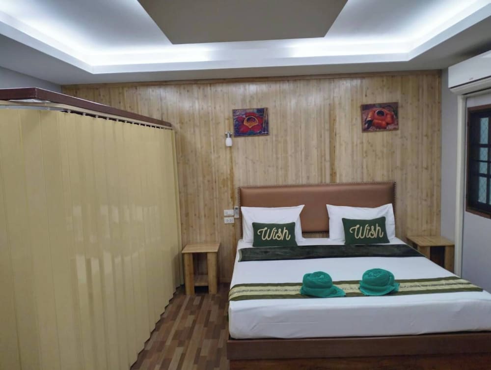 the royal bamboo lodge