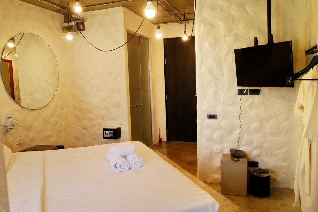we terminal hotel