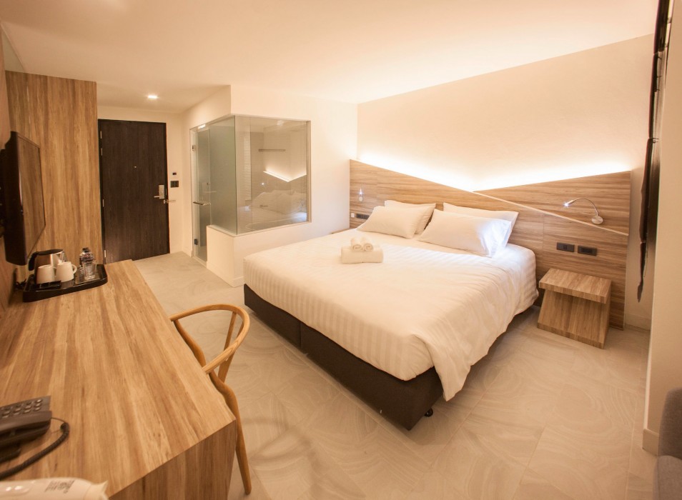 we terminal hotel