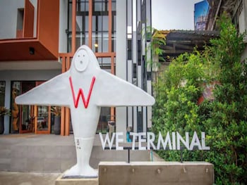 we terminal hotel