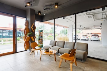 we terminal hotel