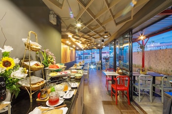 We Terminal Hotel,Hai Ya>>Chiang Mai,4 star