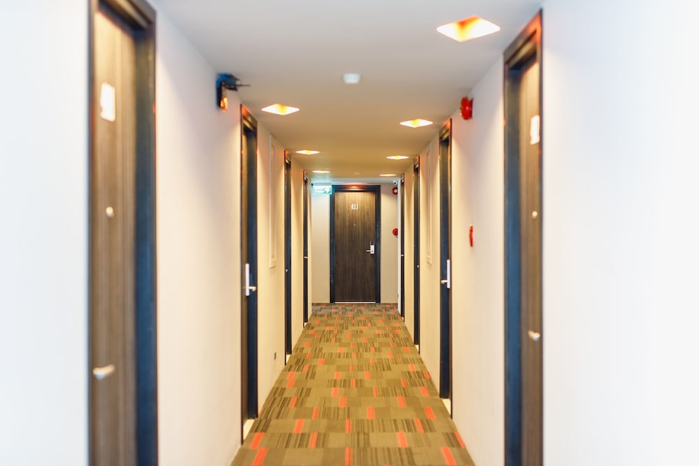 we terminal hotel