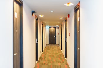 we terminal hotel