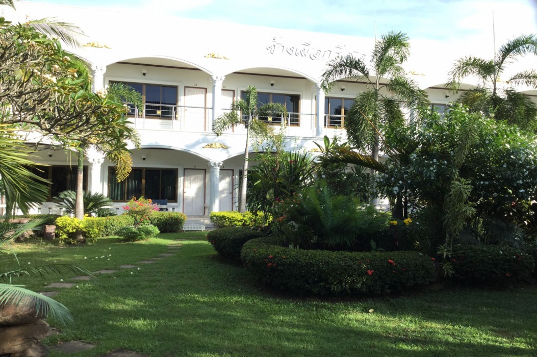 White Elephant Resort,Surin>>Nok Mueang,3 star