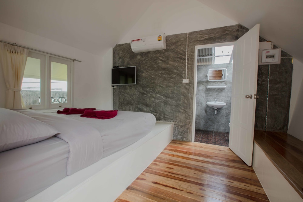 the pier koh phangan