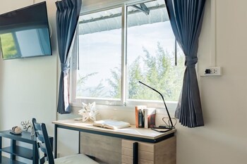 the beach cha am suite