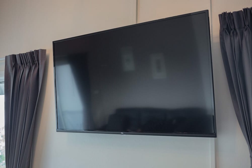 the beach cha am suite